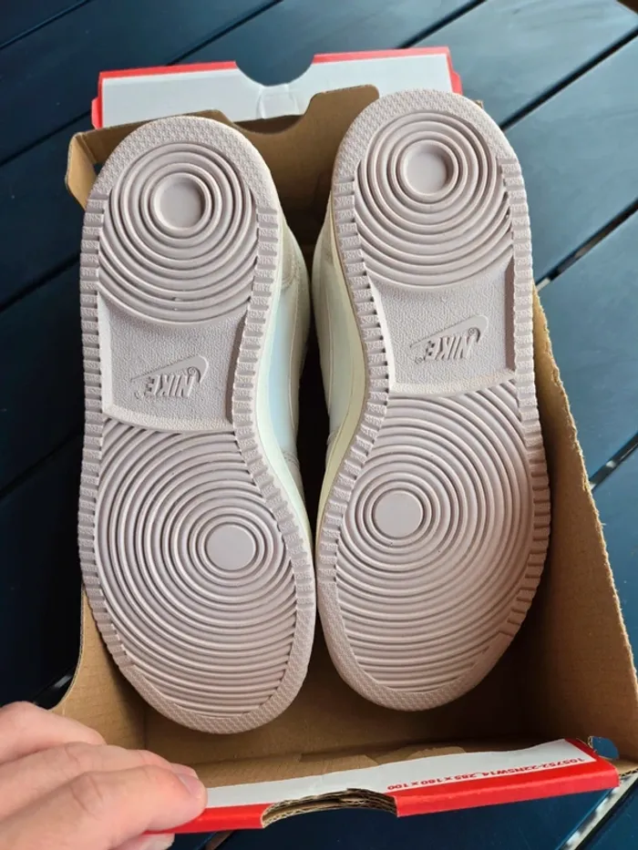 Nike court borough mid creme beige taille 37,5 neuves - photo numéro 7