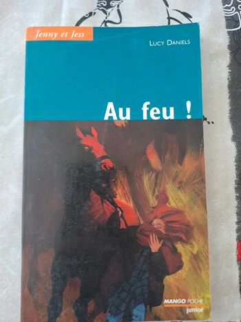 Livre Au Feu, Lucy Daniels