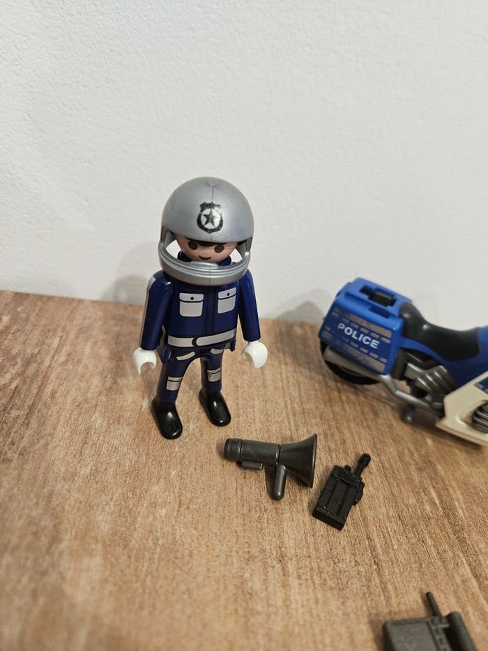 Moto Police avec personnage Playmobil - photo numéro 2