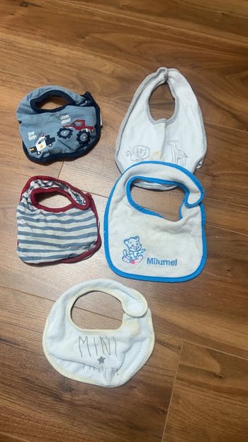 Lot bavoirs bébé