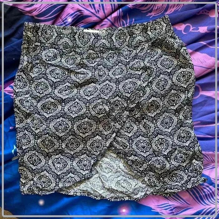Mini jupe mandala taille 36 - photo numéro 2