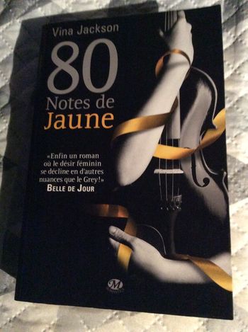#80 notes de jaune  par Vina Jackson