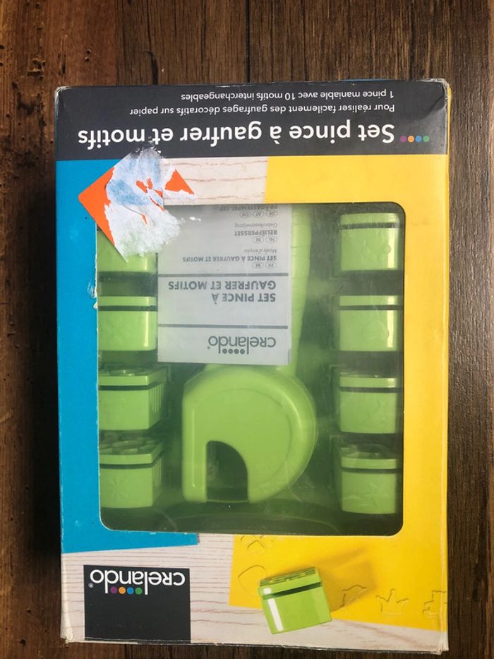 Set pince à gaufrer et motifs Crelando
