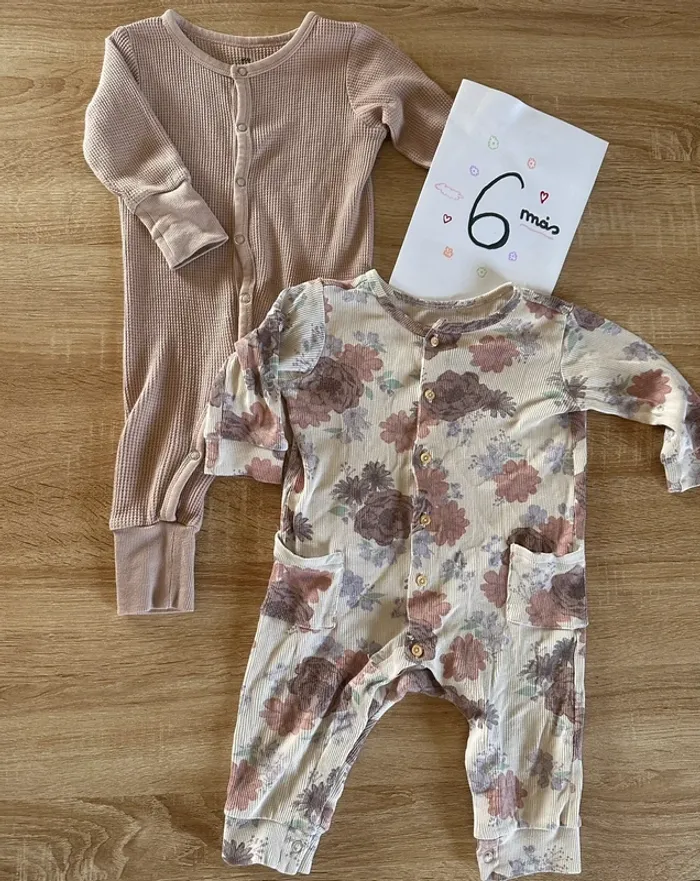 Lot 2 combinaisons bébé fille H&M 6 mois