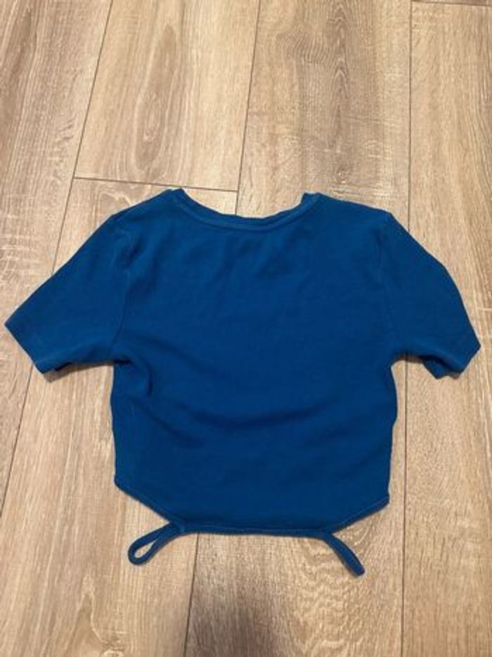 Top bleu - photo numéro 2