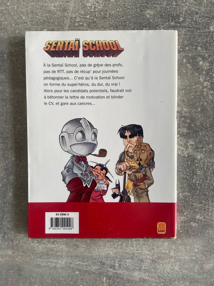 Manga Sentaï school, l'école des héros tome 1 en version française. - photo numéro 2