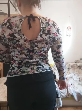 Haut manche longue motif papillons