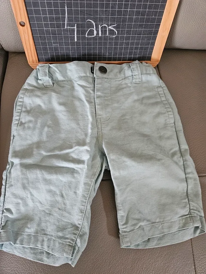 Lot 3 shorts 4 ans - photo numéro 2