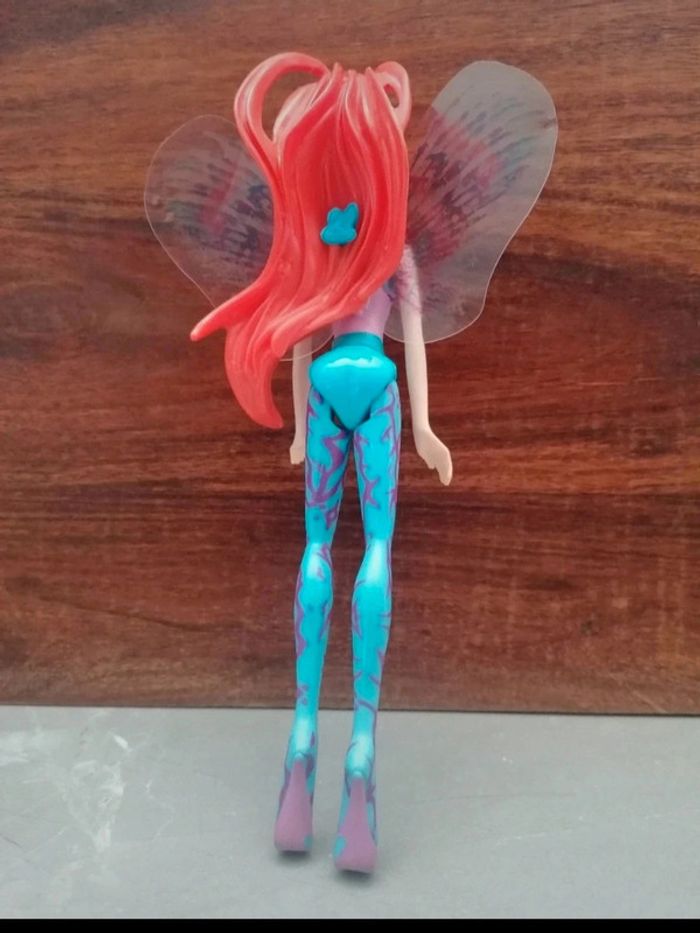 Poupée fée ailée Winx Bloom 23 cm env - photo numéro 2