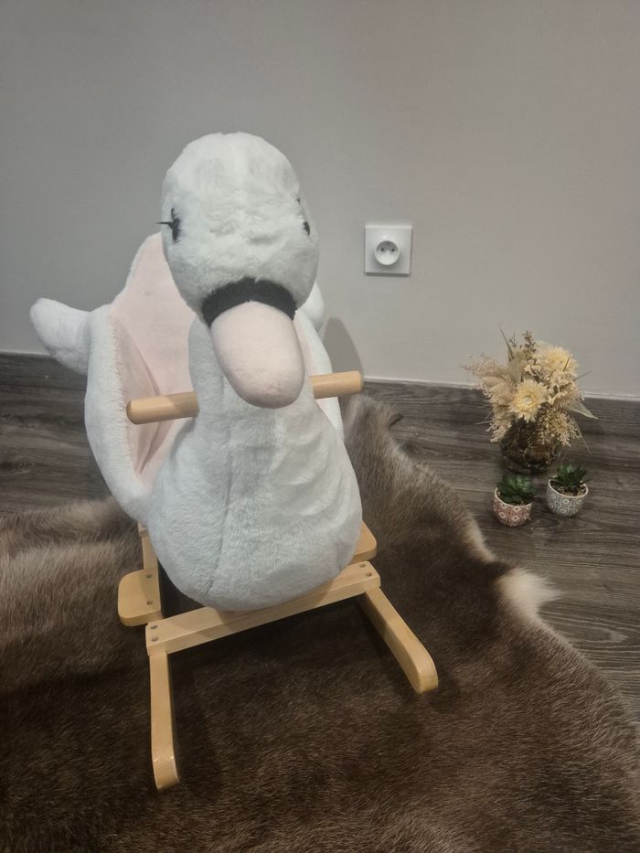 Cygne à bascule - photo numéro 3