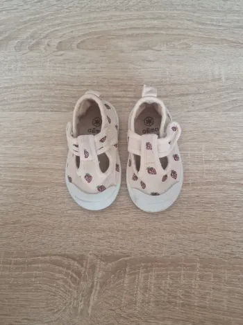 Chaussures taille 19