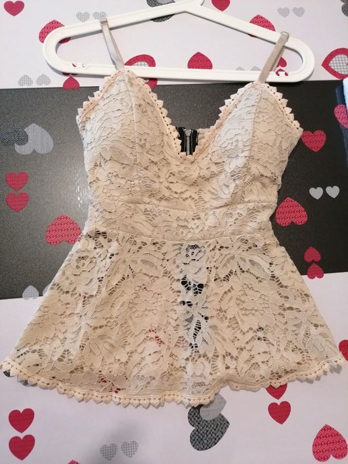 T-shirt dentelle neuf