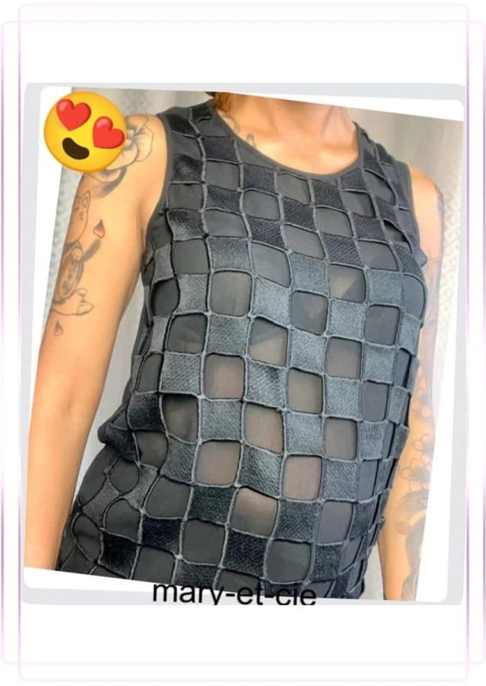 SOLDÉ - Haut sans manches leger semi transparent taille S - photo numéro 4