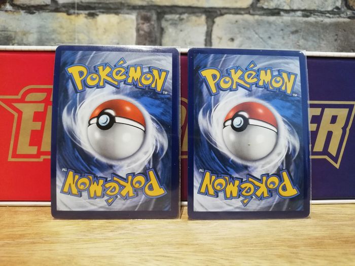Lot de 2 cartes Pokemon V Célébrations 25 ans - photo numéro 2