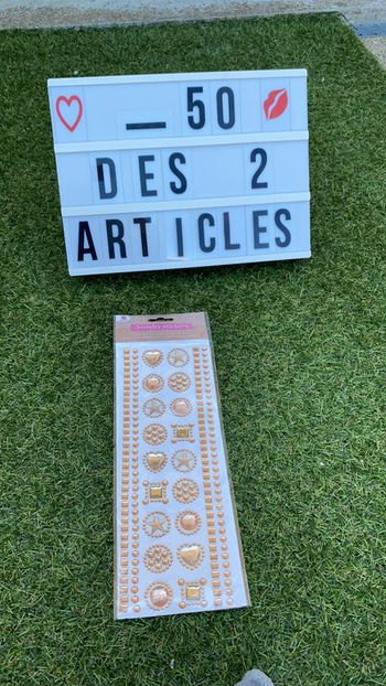 Bijoux pour le corps ou décoration scrap booking
