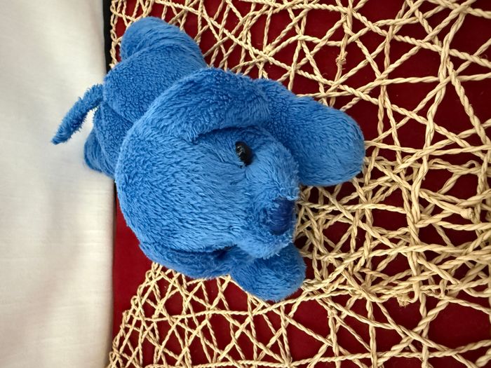 Doudou chiot chien bleu couché MAX ET SAX