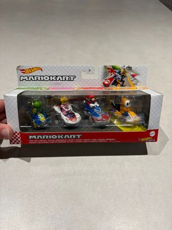 Hot Wheels - Coffret 4 véhicules Mario Kart neuf