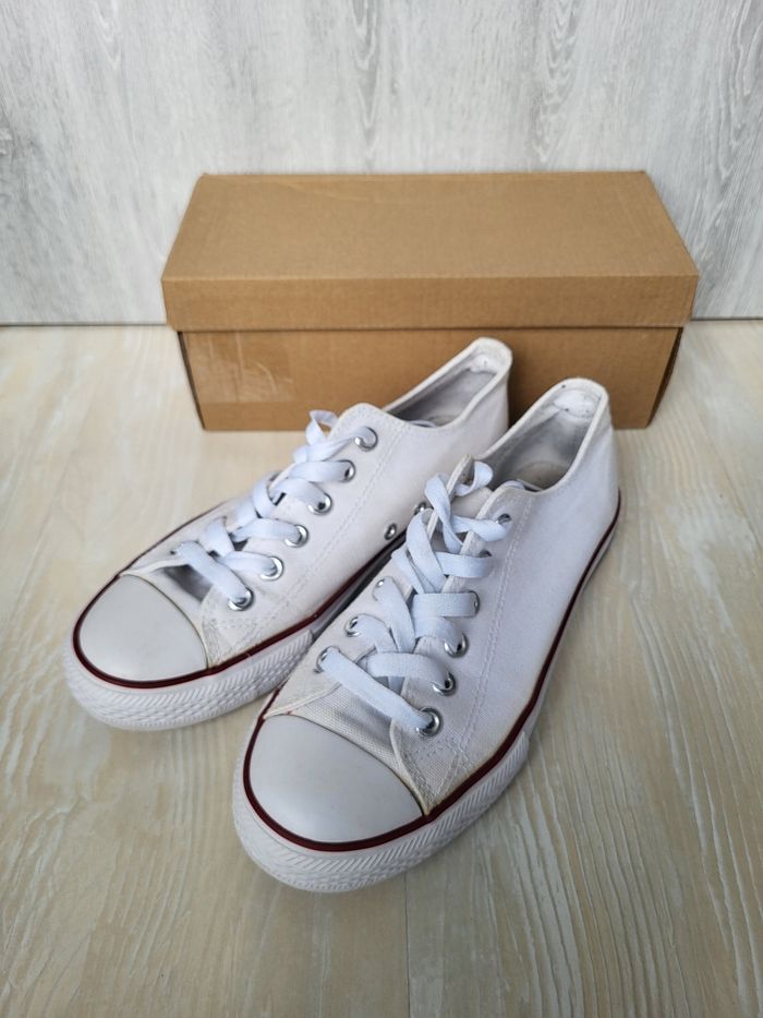 Basket basses style converses pointure 40 - photo numéro 2