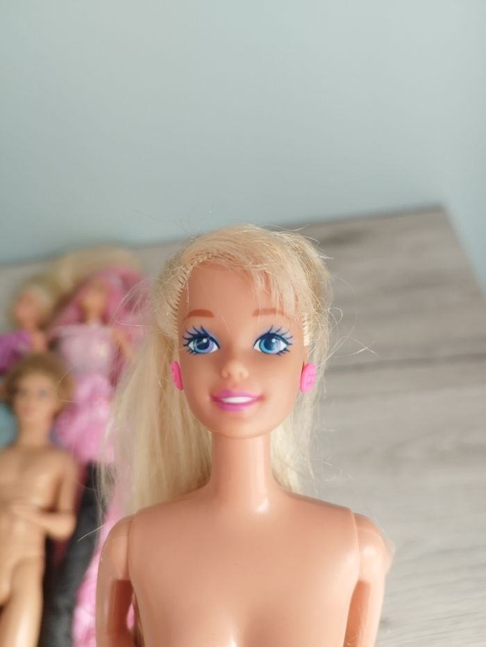 Lot de 3 Barbie et un Ken - photo numéro 6