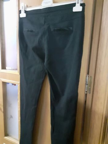 Pantalon pitillo negro