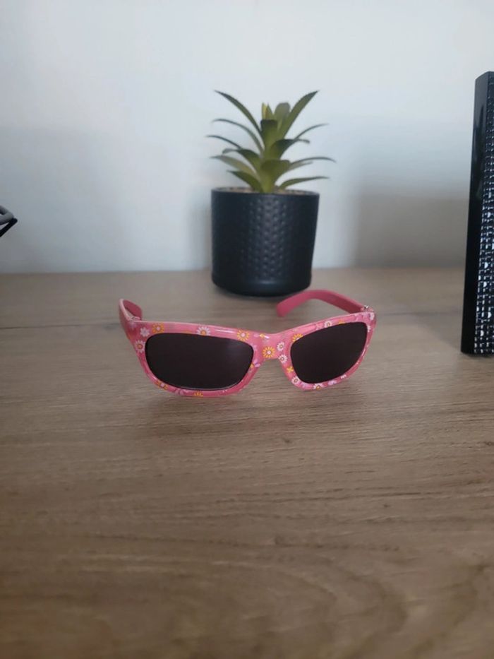 Paire de lunette de soleil enfant