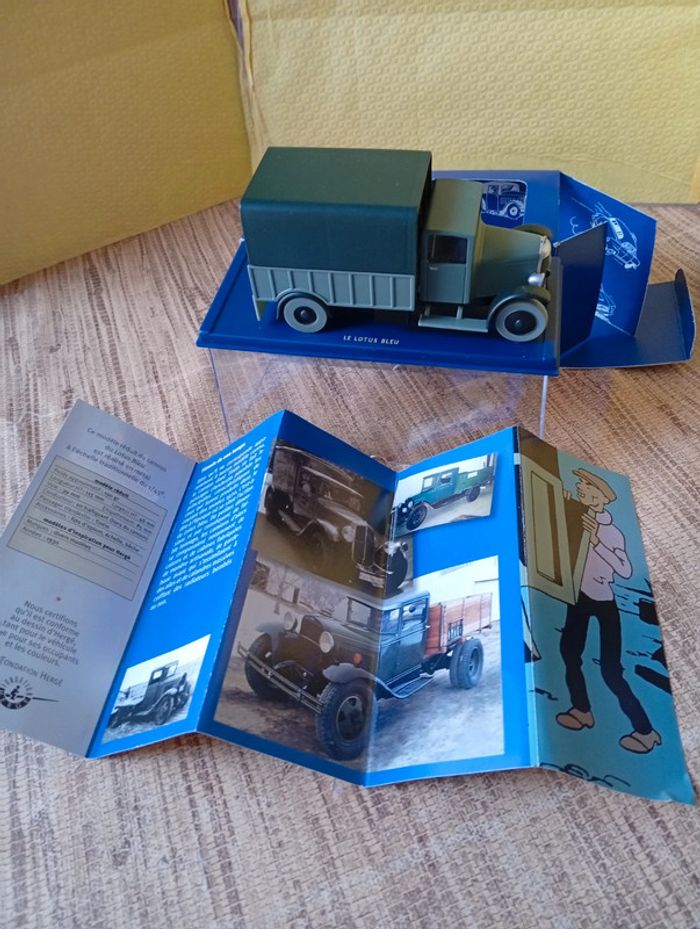 En voiture Tintin Le Lotus bleu Hergé moulinsart 2005 - photo numéro 2