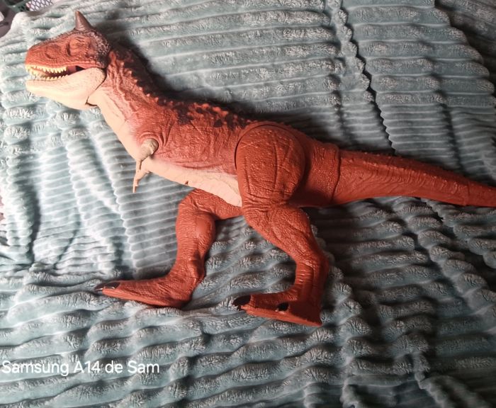 Carnotaure super colossal jurassic world - photo numéro 3