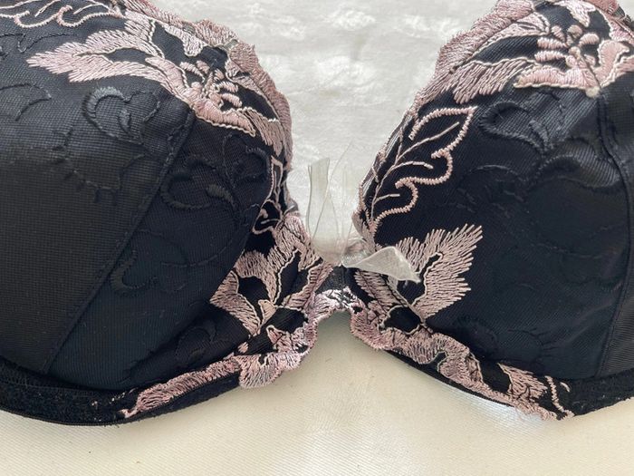 Soutien-gorge noir dentelle rose 85C - photo numéro 3