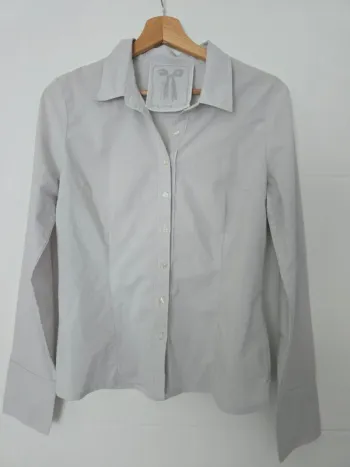 Chemise cintrée grise à rayures