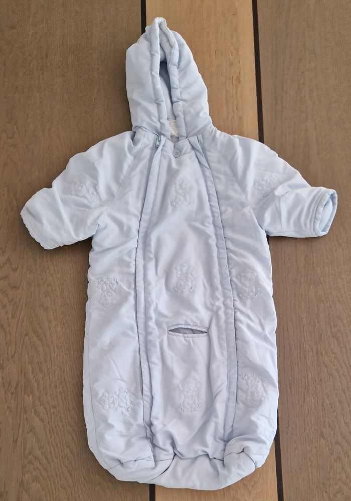 Combinaison chancelière bleu clair motif ourson 6-9 mois en parfait état