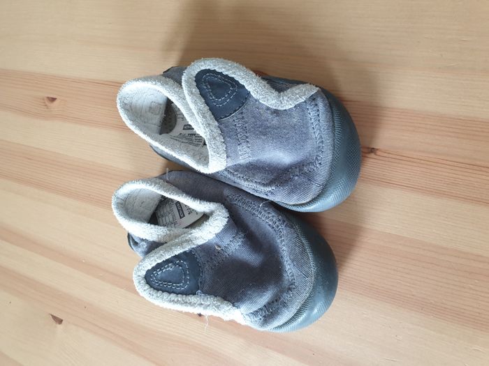 Chaussons gris - Taille 23