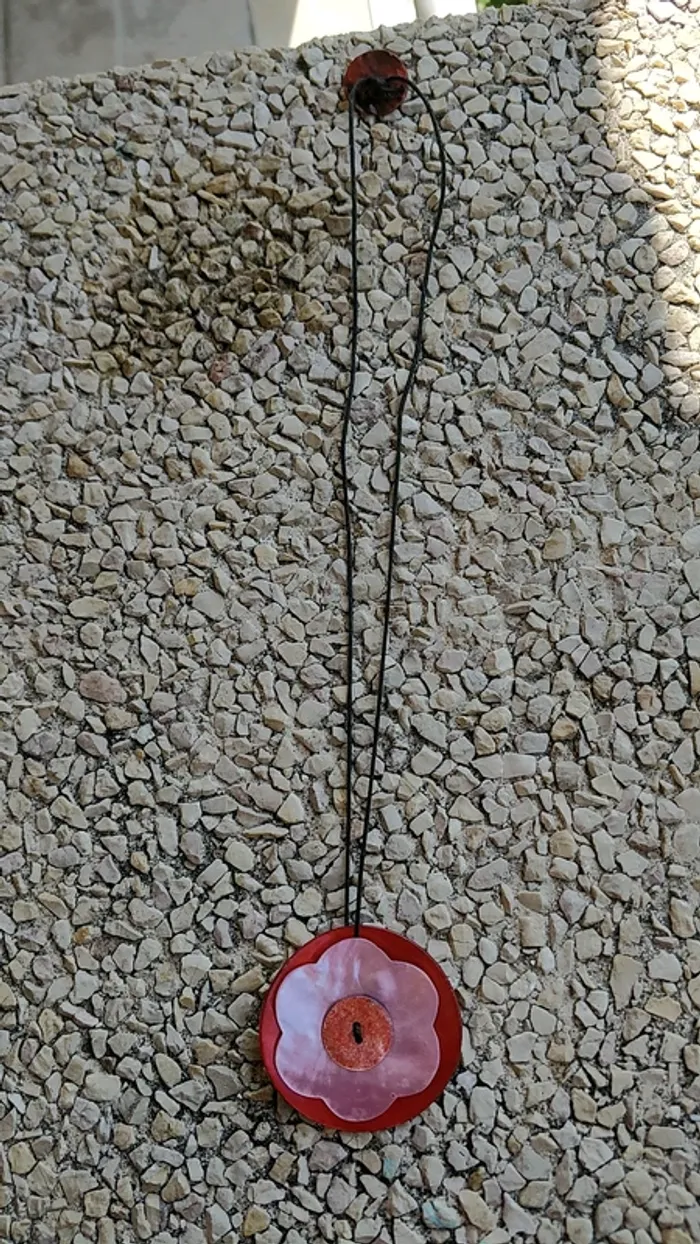 Collier en bouton de nacre