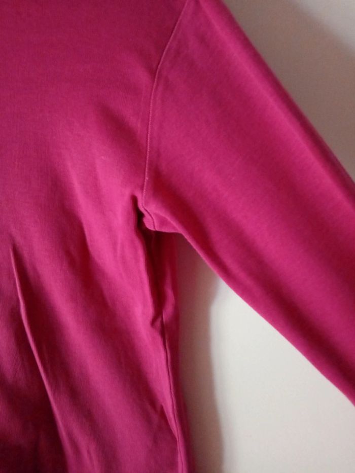 Joli pull à col roulé fuchsia.  10 ans - photo numéro 7