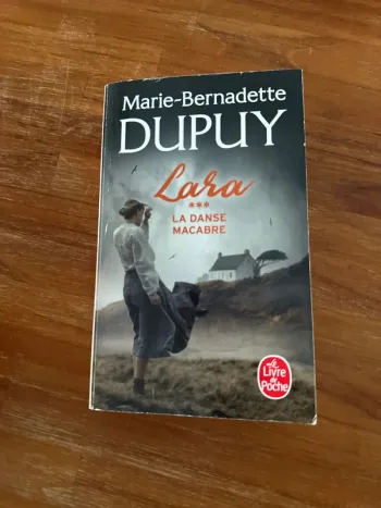 Livre Lara, la danse macabre