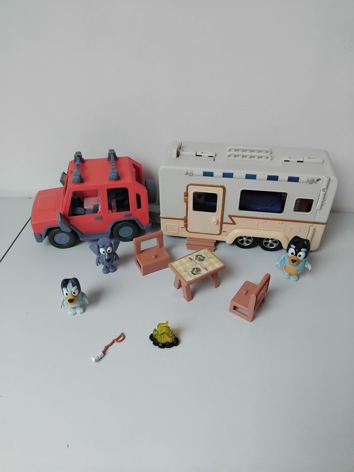 BLUEY Voiture et Caravane 🚗 - photo numéro 4