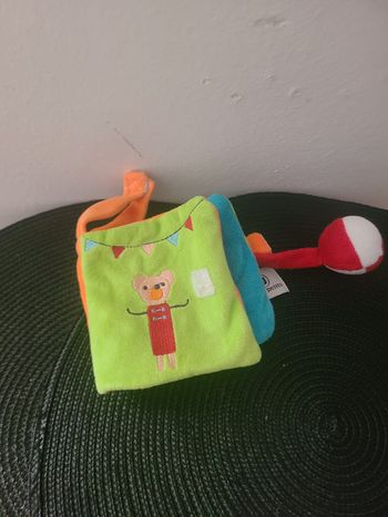 livre tissu bébé 44