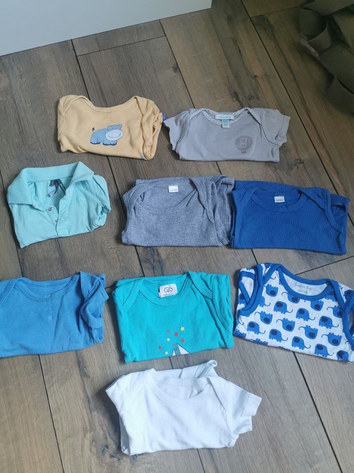 Lot de 9 bodies manches courtes