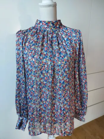 Jolie blouse légère fleurie