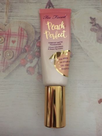 Fond de teint Peach Perfect Too Faced