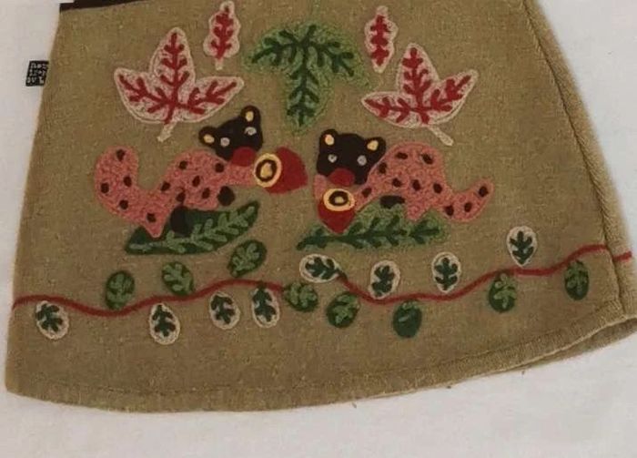 Robe  👣  vintage,  chaude, en laine,  brodée  du  pareil  au  même, dpam  6 mois - photo numéro 4