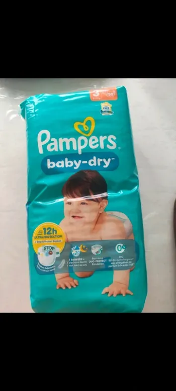 Couches Pampers baby dry taille 3