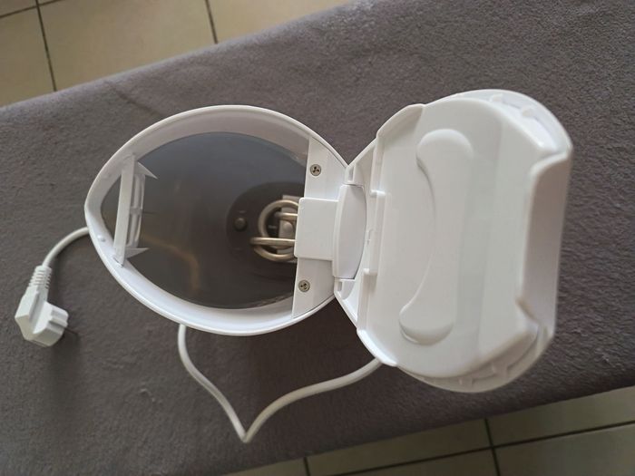 Bouilloire blanche 1l. neuve - photo numéro 6