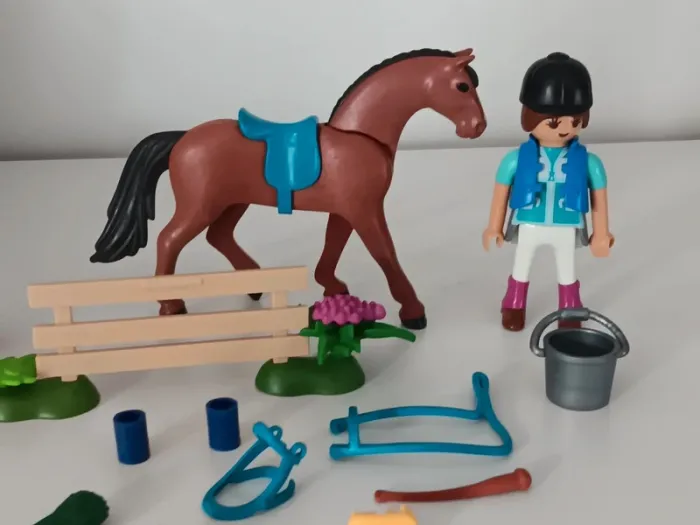 Playmobil
6947 Playmobil Cavaliers avec poneys et cheval - photo numéro 11