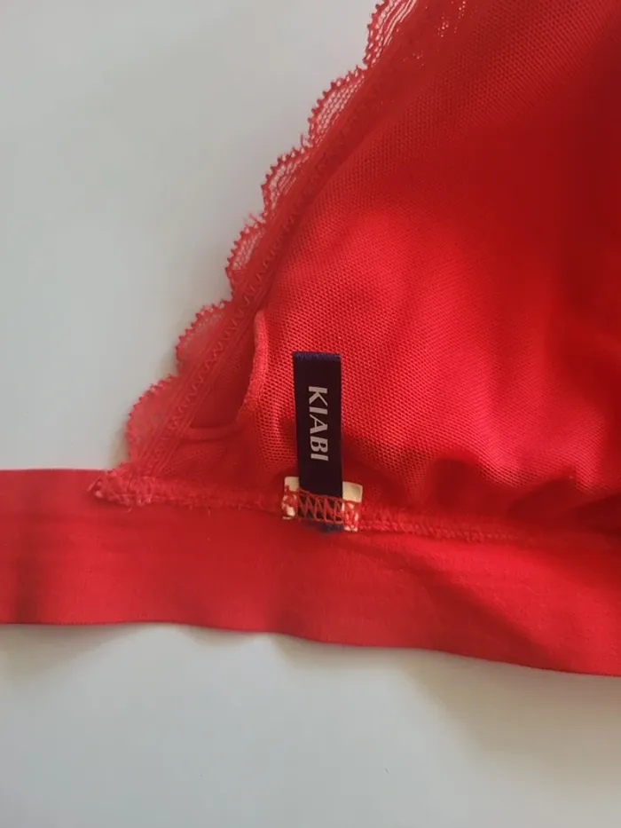 Soutien-gorge triangle rouge - photo numéro 4