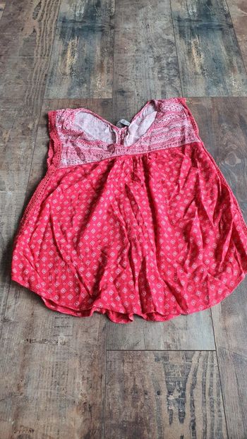 Top pull et bear taille 36 en très bon état