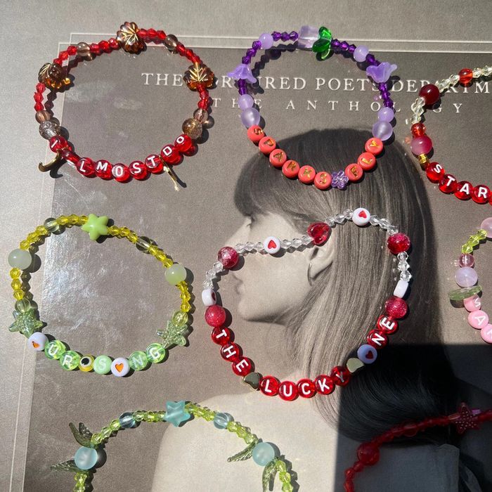 friendship bracelets | taylor swift - photo numéro 2
