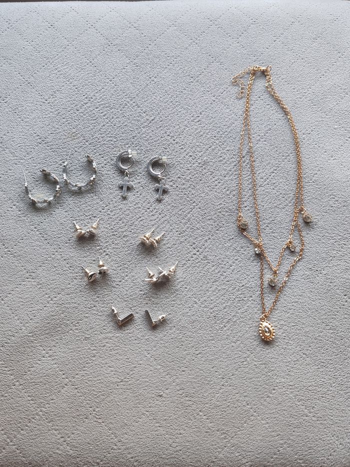 Lot de bijoux fantaisie