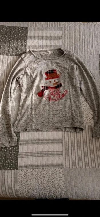 Pull fille orchestra taille 10 ans jamais porté. Noël