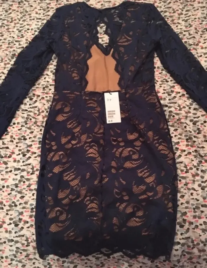 Robe dentelle bleue H&m neuve - photo numéro 2