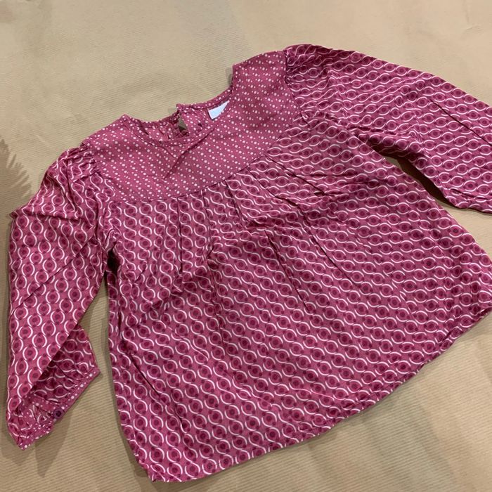 Blouse rose à motifs